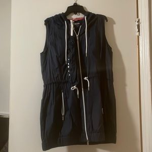 Women’s Tommy Hilfiger Sport Vest w/ Water Bottle Cover